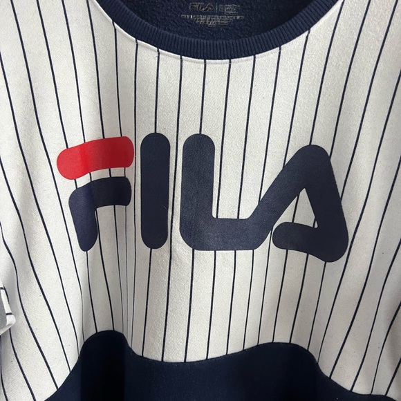 Vintage FILA Crew Neck Sweatshirt. Size Large - Picture 3 of 4